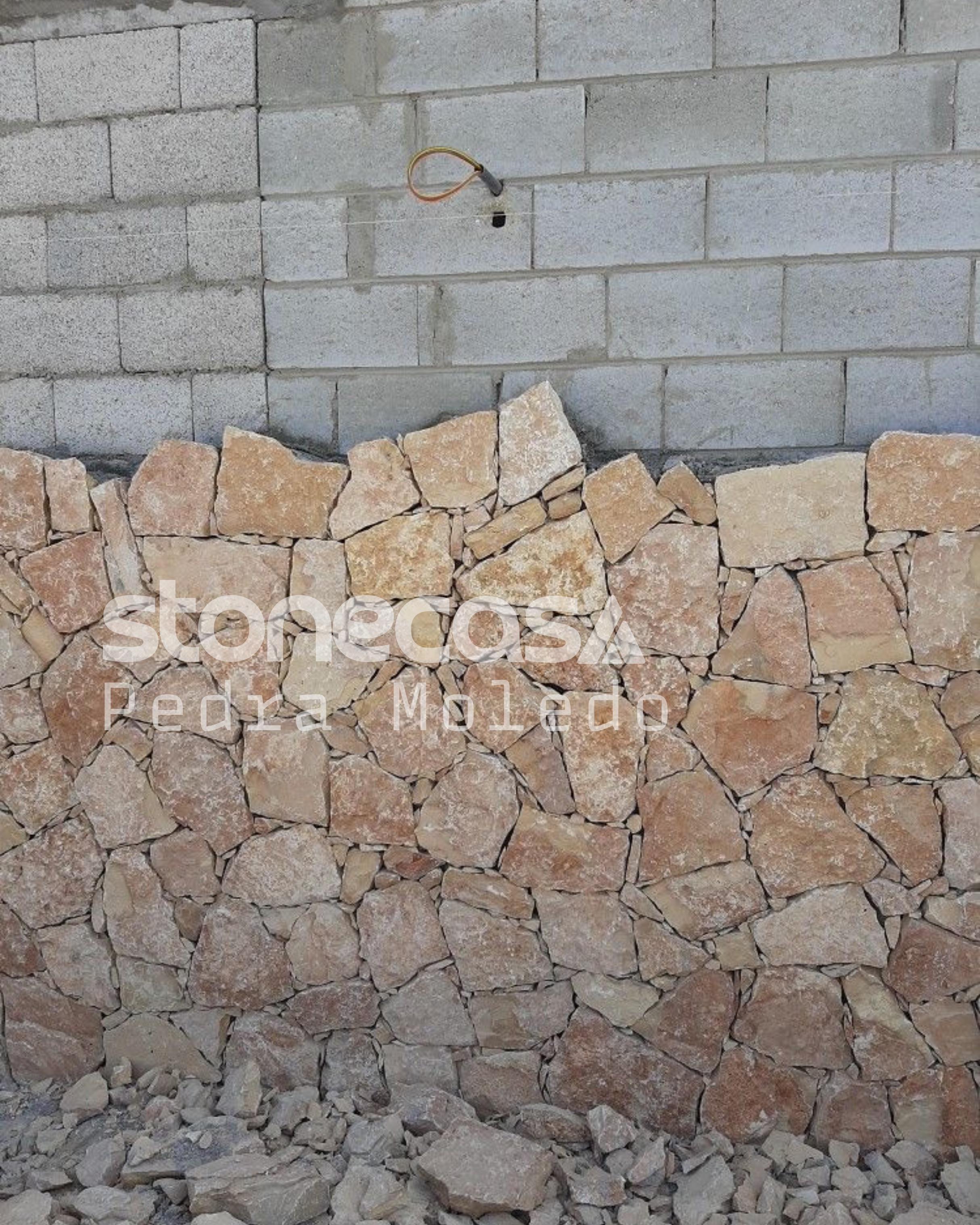 Pedra Moledo Original | Alto Padrão em Pedra Natural | Stone Casa Pedra natural premium com origem controlada e suporte técnico. Ideal para fachadas, muros e paisagismo de alto padrão.